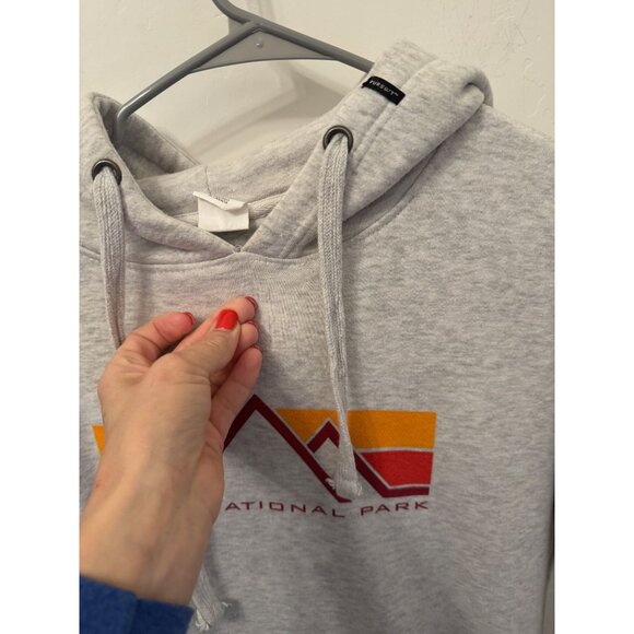 Banff Canada unisex hoodie size large - Picture 2 of 4